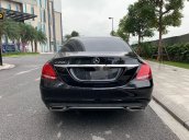 Bán xe Mercedes C250 đời 2018, màu đen còn mới