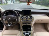 Cần bán lại xe Mercedes E class sản xuất 2018, màu đen còn mới