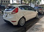 Xe Ford Fiesta đời 2016, màu trắng, xe chính chủ