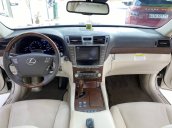 Cần bán lại xe Lexus LS đời 2011, màu vàng, nhập khẩu chính chủ