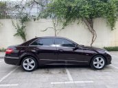 Cần bán xe Mercedes E250 năm 2013 còn mới, giá tốt