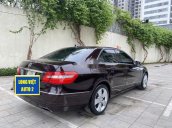 Cần bán xe Mercedes E250 năm 2013 còn mới, giá tốt