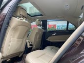 Cần bán xe Mercedes E250 năm 2013 còn mới, giá tốt