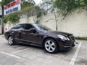 Cần bán xe Mercedes E250 năm 2013 còn mới, giá tốt