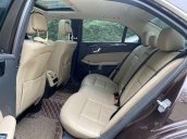 Cần bán xe Mercedes E250 năm 2013 còn mới, giá tốt