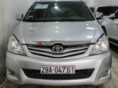 Giá bán nhanh 325 tr, Toyota Innova 2010, màu bạc