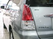 Giá bán nhanh 325 tr, Toyota Innova 2010, màu bạc