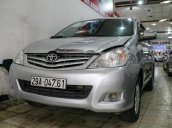 Giá bán nhanh 325 tr, Toyota Innova 2010, màu bạc