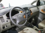 Giá bán nhanh 325 tr, Toyota Innova 2010, màu bạc