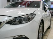 Cần bán xe Mazda 3 2015, màu trắng, số tự động