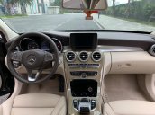 Xe chính chủ bán Mercedes C250 Exclusive màu đen nội thất kem, sx 2017, được mua mới từ đầu, xe cam kết không lỗi lầm