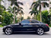 Xe chính chủ bán Mercedes C250 Exclusive màu đen nội thất kem, sx 2017, được mua mới từ đầu, xe cam kết không lỗi lầm