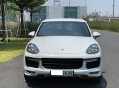 Cần bán xe Porsche Cayenne GTS sản xuất năm 2015, xe đi 16090 km, bao check hãng