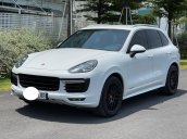 Cần bán xe Porsche Cayenne GTS sản xuất năm 2015, xe đi 16090 km, bao check hãng