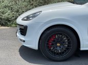 Cần bán xe Porsche Cayenne GTS sản xuất năm 2015, xe đi 16090 km, bao check hãng