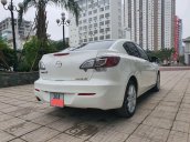 Cần bán Mazda 3 năm sản xuất 2014, màu trắng