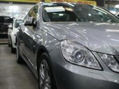 Cần bán Mercedes E250 CGI sản xuất 2010, màu bạc