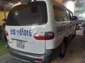 Bán Hyundai Starex sản xuất năm 2005, màu trắng, nhập khẩu 