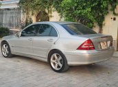 Bán ô tô Mercedes E class đời 2010, màu bạc, nhập khẩu