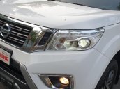 Bán Nissan Navara VL premium R nhập khẩu, 2 cầu máy dầu 2.5 số tự động, đời T12/2018 màu trắng tuyệt đẹp mới 95%