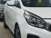 Giao bán Kia Rondo đời 2018, màu trắng, giá rẻ