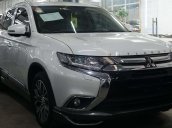 Cần bán xe Mitsubishi Outlander năm 2018, màu trắng