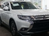 Cần bán xe Mitsubishi Outlander năm 2018, màu trắng