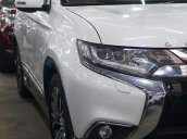 Cần bán xe Mitsubishi Outlander năm 2018, màu trắng