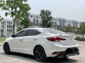 Bán xe Hyundai Elantra đời 2019, màu trắng chính chủ