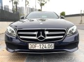 Cần bán gấp Mercedes E250 sản xuất năm 2017 còn mới