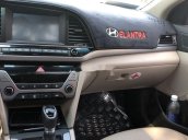 Cần bán lại xe Hyundai Elantra năm sản xuất 2019 còn mới, giá tốt