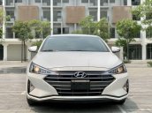 Bán xe Hyundai Elantra đời 2019, màu trắng chính chủ