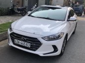 Cần bán lại xe Hyundai Elantra năm sản xuất 2019 còn mới, giá tốt