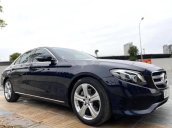 Cần bán gấp Mercedes E250 sản xuất năm 2017 còn mới