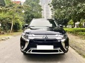 Cần bán xe Mitsubishi Outlander đời 2020, màu đen