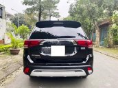 Cần bán xe Mitsubishi Outlander đời 2020, màu đen