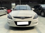 Cần bán gấp Hyundai i30 đời 2011, màu trắng, nhập khẩu 