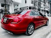 Bán Mercedes C class sản xuất 2017, màu đỏ còn mới