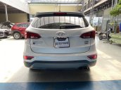 Bán xe Hyundai Santa Fe sản xuất 2018, xe màu trắng, đi 55.000km, có trả góp