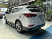 Bán xe Hyundai Santa Fe sản xuất 2018, xe màu trắng, đi 55.000km, có trả góp