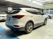 Bán xe Hyundai Santa Fe sản xuất 2018, xe màu trắng, đi 55.000km, có trả góp