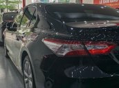 Bán nhanh Toyota Camry 2.0 sản xuất năm 2019, màu đen, giá tốt nhất