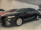 Bán nhanh Toyota Camry 2.0 sản xuất năm 2019, màu đen, giá tốt nhất