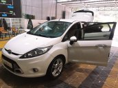 Cần bán xe Ford Fiesta 1.6S năm 2013, màu trắng còn mới