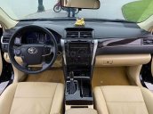 Cần bán lại xe Toyota Camry năm sản xuất 2019, màu đen, xe nhập, giá chỉ 890 triệu