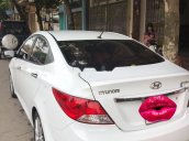 Cần bán Hyundai Accent 1.4AT sản xuất 2011, màu trắng