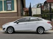 Cần bán Ford Fiesta năm 2015, màu trắng chính chủ