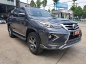 Bán Toyota Fortuner 2018, màu xám