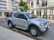 Cần bán gấp Mitsubishi Triton 2009, màu bạc, nhập khẩu 