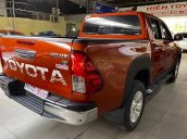 Bán xe Toyota Hilux sản xuất 2016, màu đỏ, nhập khẩu 